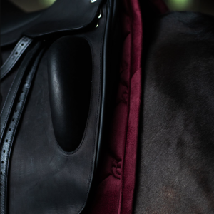 Equestrian Stockholm išjodinėjimo pobalnis Merlot - Image 6