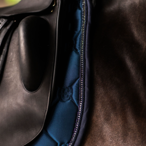 Equestrian Stockholm išjodinėjimo pobalnis Crystal Shine Blue Meadow - Image 4